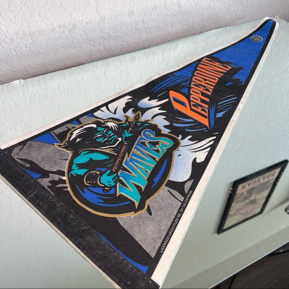 Pepperdine pennant flag dead stock - Picture 5 of 5